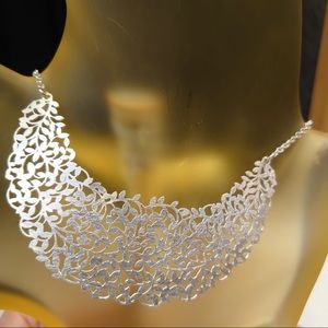 Filigree Hand made collard 010